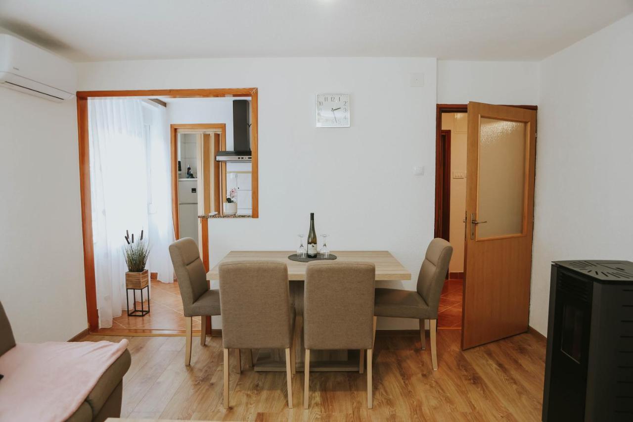 Gospić I&T Apartman מראה חיצוני תמונה