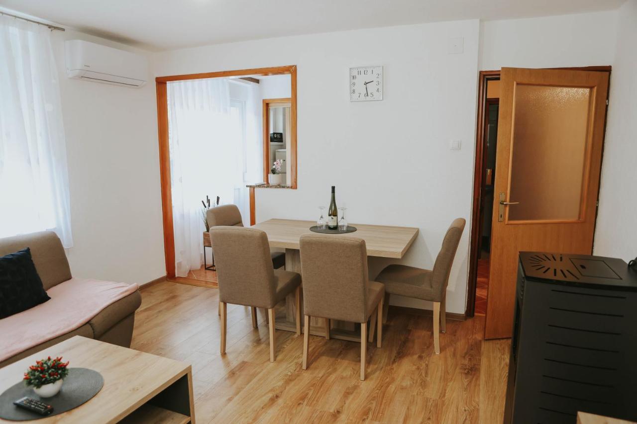 Gospić I&T Apartman מראה חיצוני תמונה