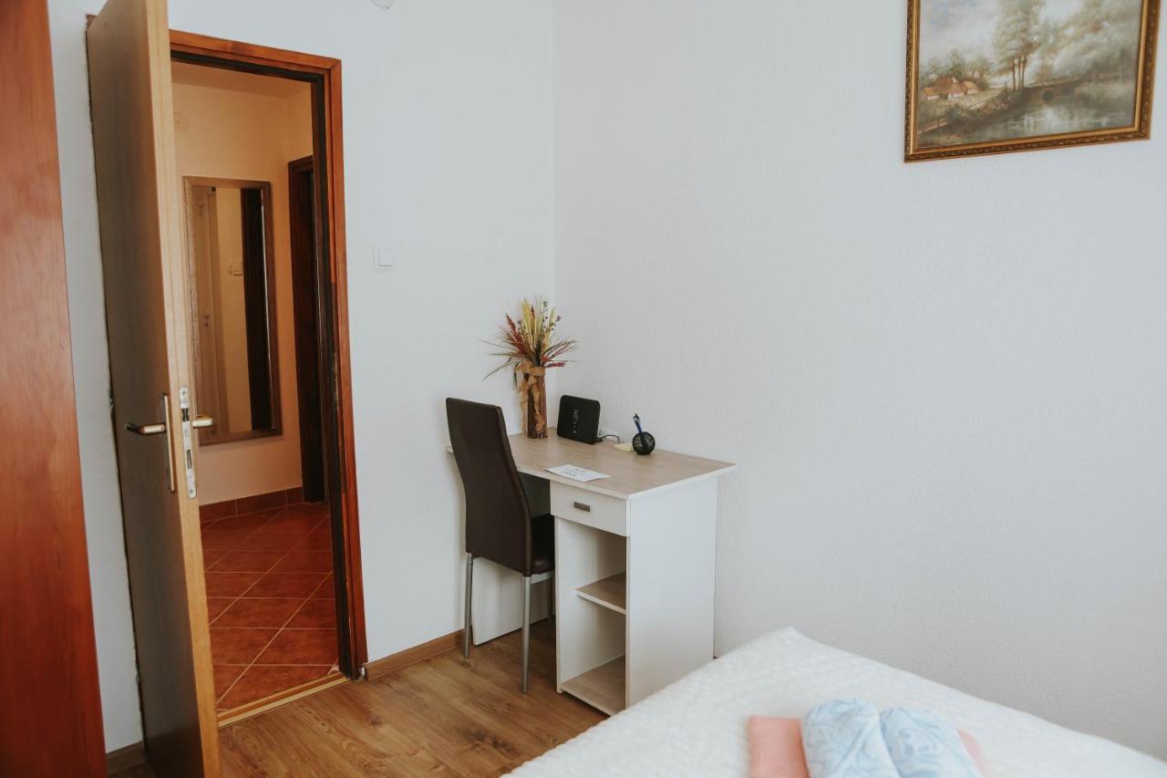 Gospić I&T Apartman מראה חיצוני תמונה