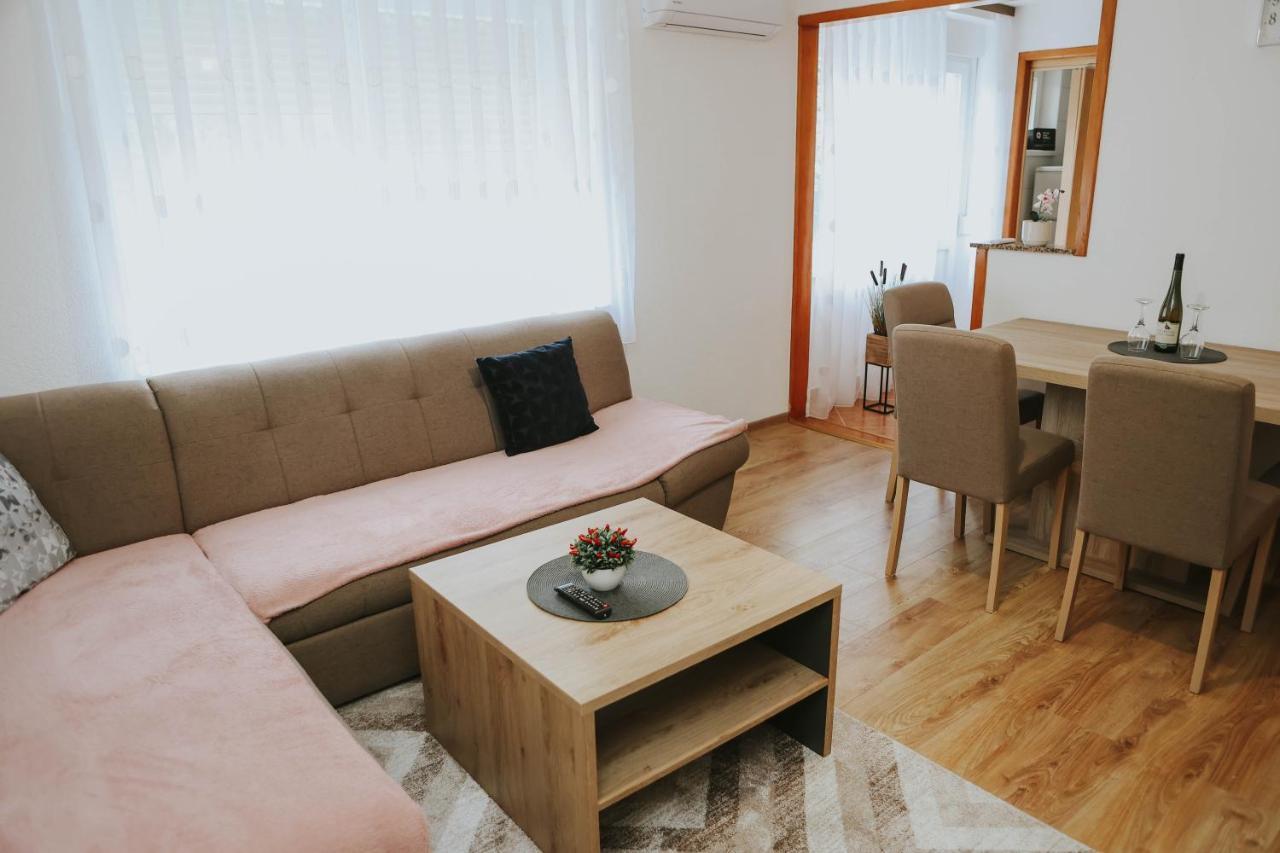 Gospić I&T Apartman מראה חיצוני תמונה