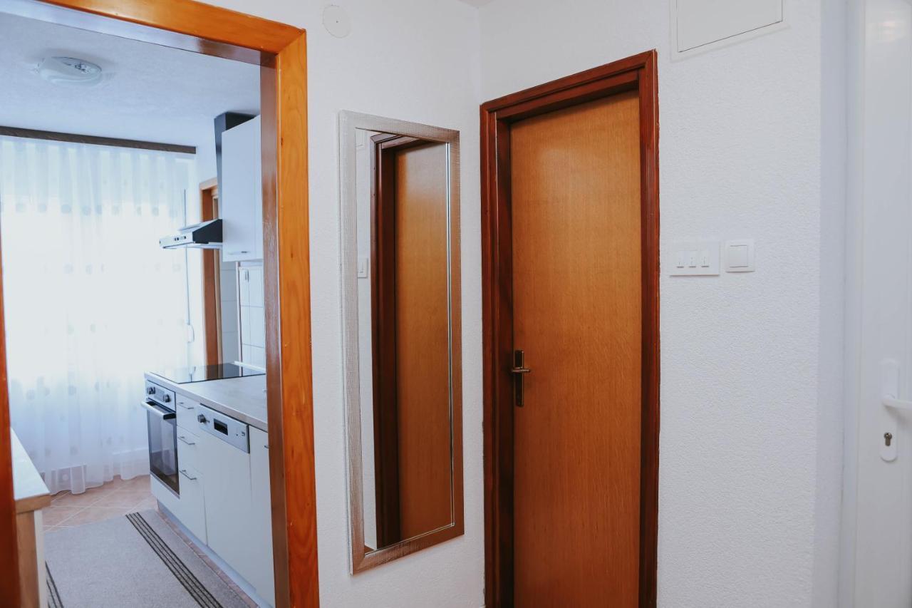 Gospić I&T Apartman מראה חיצוני תמונה
