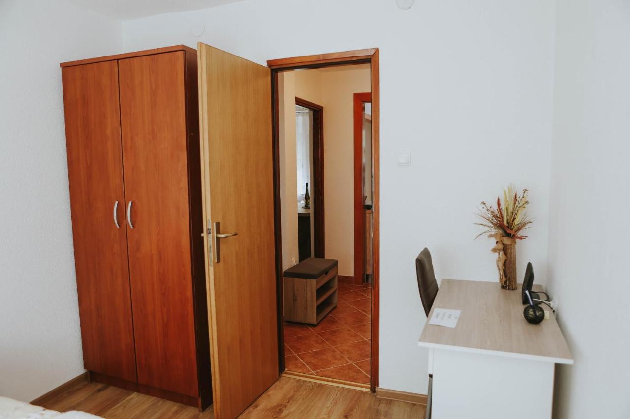 Gospić I&T Apartman מראה חיצוני תמונה